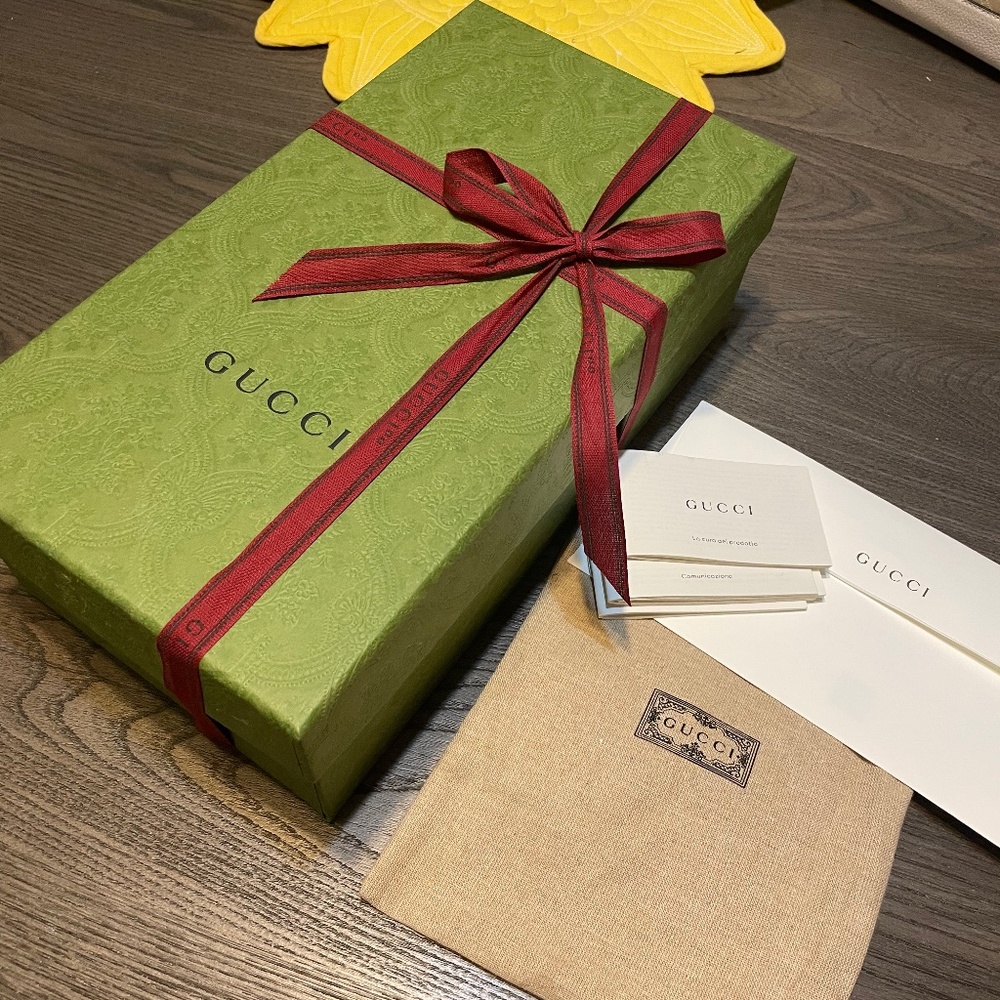 Women’s Gucci sandals 37 1/2